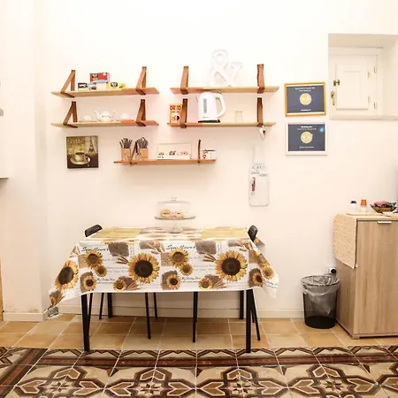 Santa Veneranda בית הארחה קרוטונה