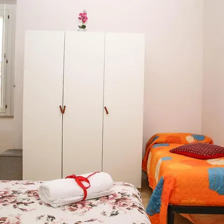 Santa Veneranda Πανσιόν Κρότωνας